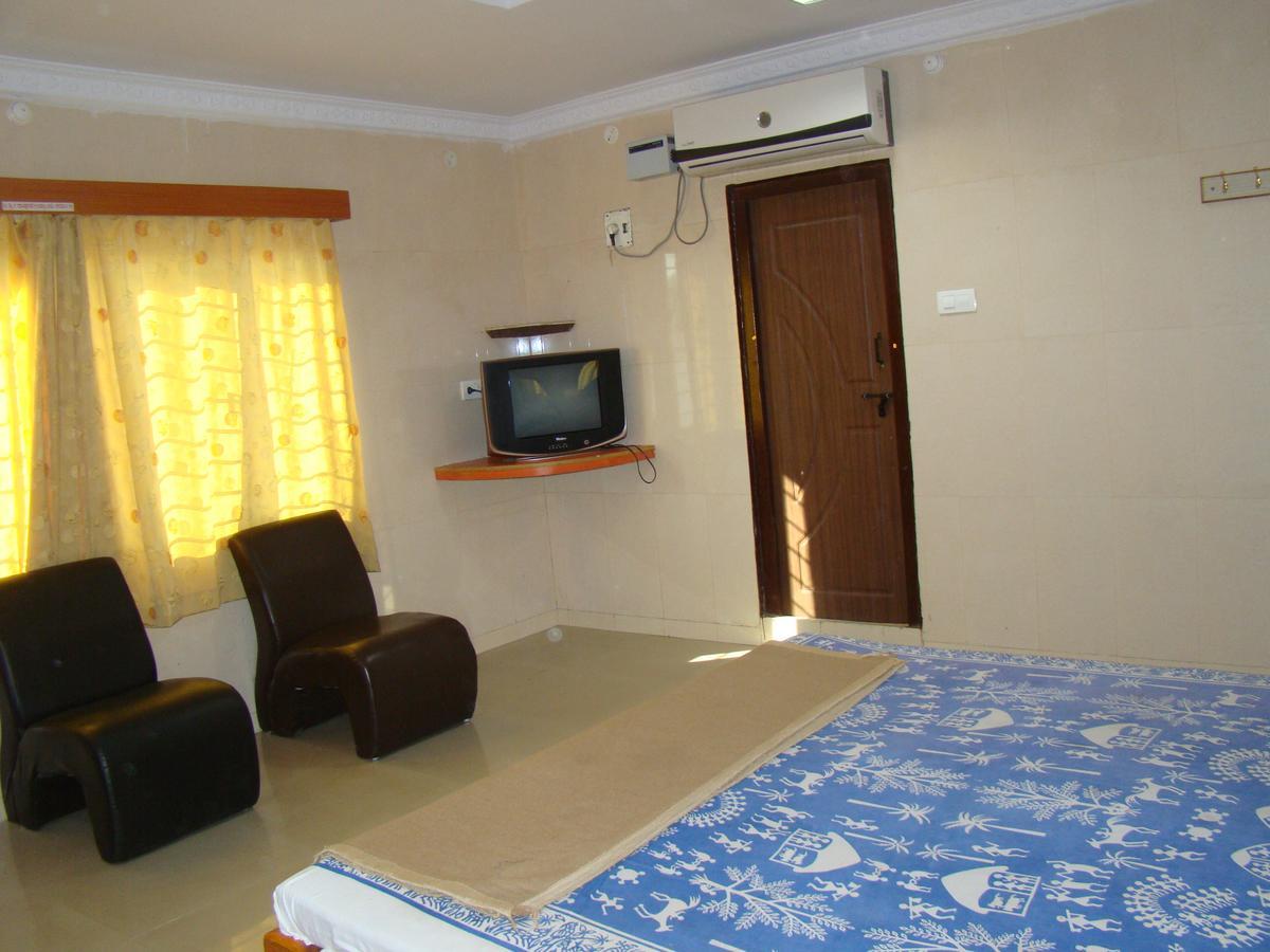 Sreeniketanam Lodge Mādhavaram Zewnętrze zdjęcie