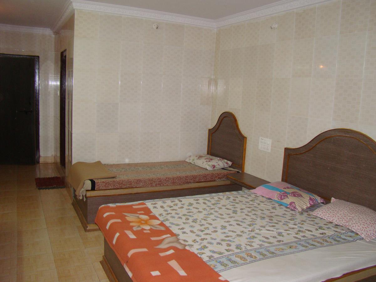 Sreeniketanam Lodge Mādhavaram Zewnętrze zdjęcie