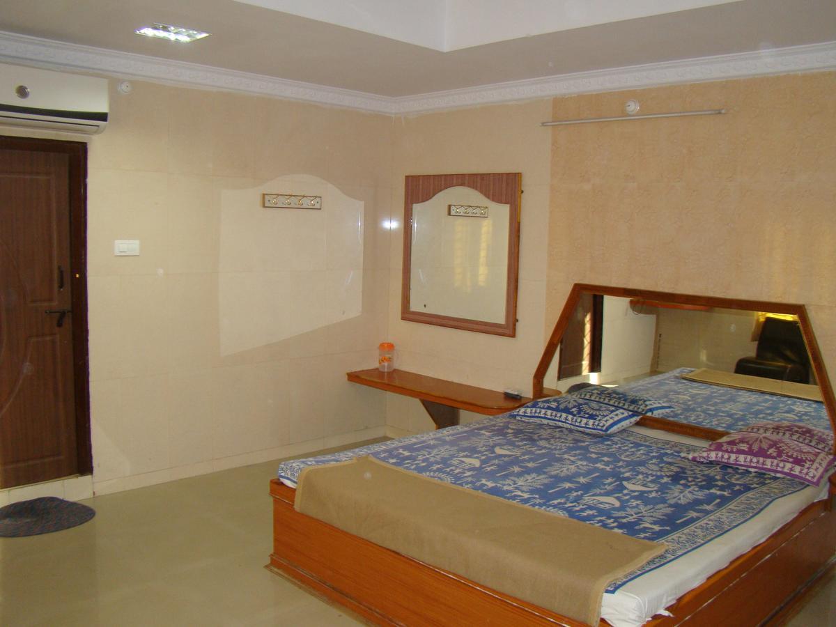 Sreeniketanam Lodge Mādhavaram Zewnętrze zdjęcie