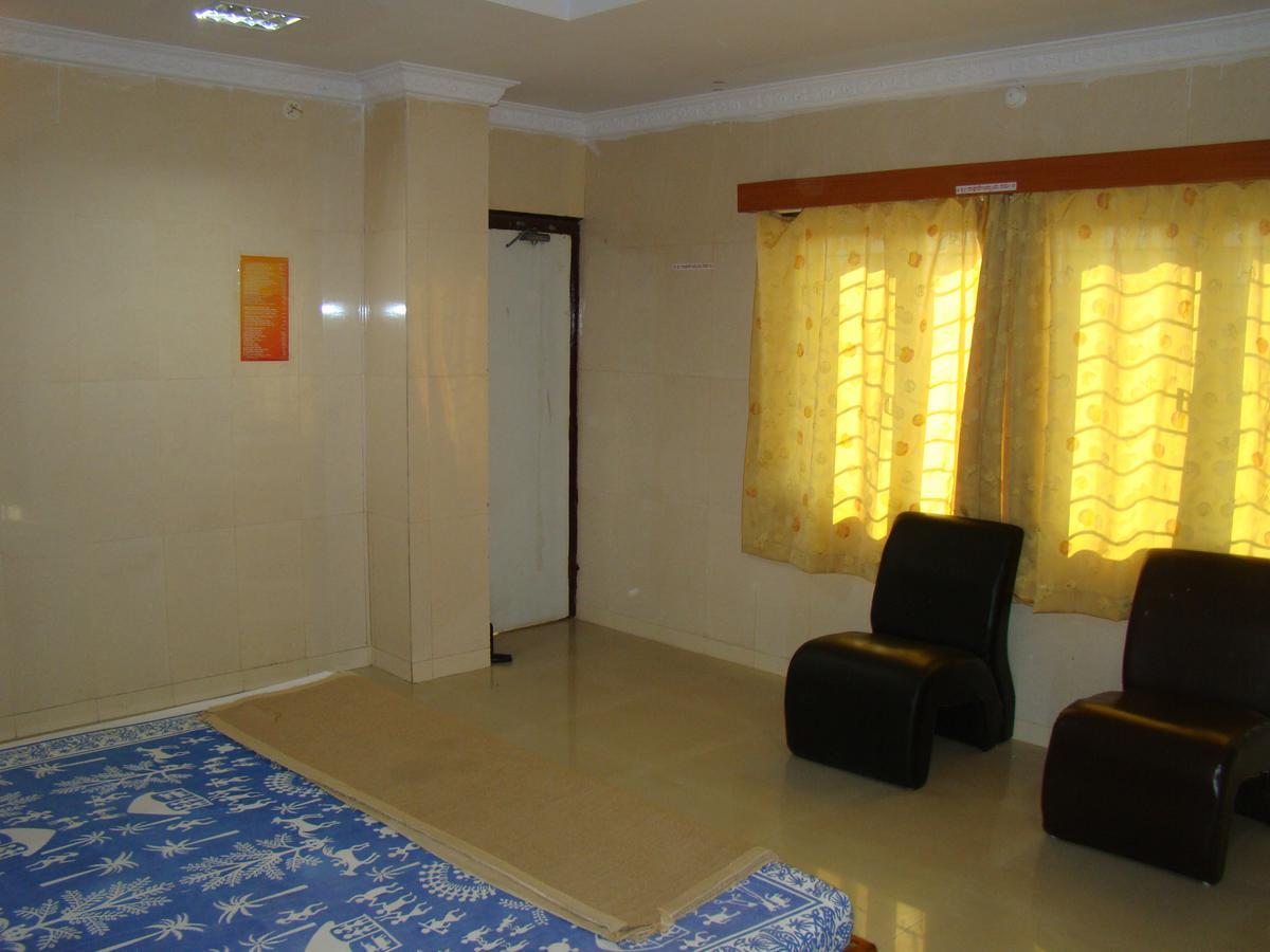 Sreeniketanam Lodge Mādhavaram Zewnętrze zdjęcie