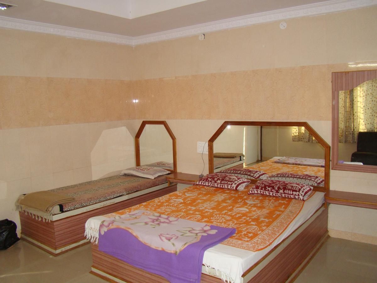 Sreeniketanam Lodge Mādhavaram Zewnętrze zdjęcie